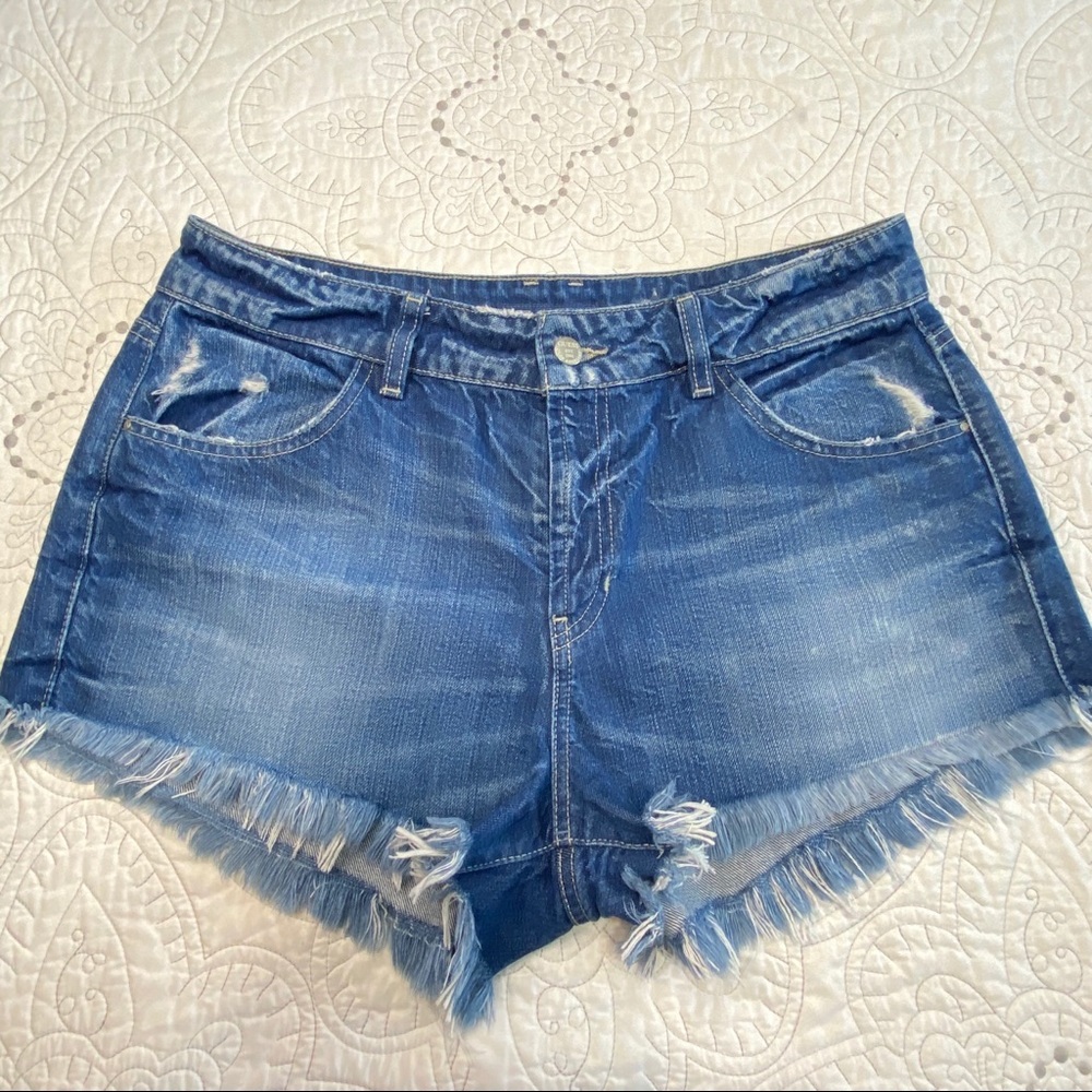 Guess Size 31 Raw Hem Distressed Blue Denim Shorts